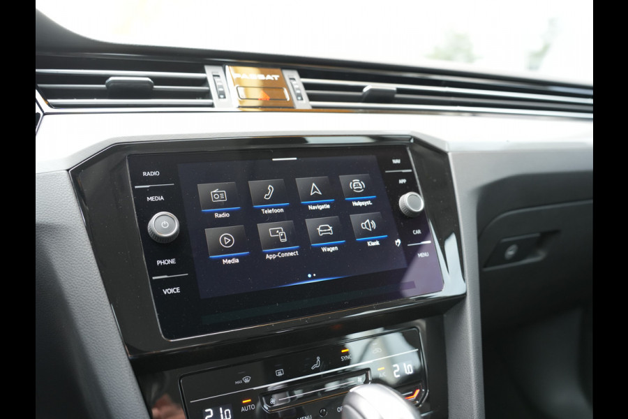 Volkswagen Passat Variant 1.5 TSI Business Cruise control adaptief | dodehoekdetectie | Verwarmde voorruit |