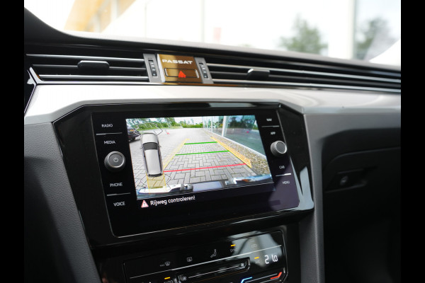Volkswagen Passat Variant 1.5 TSI Business Cruise control adaptief | dodehoekdetectie | Verwarmde voorruit |