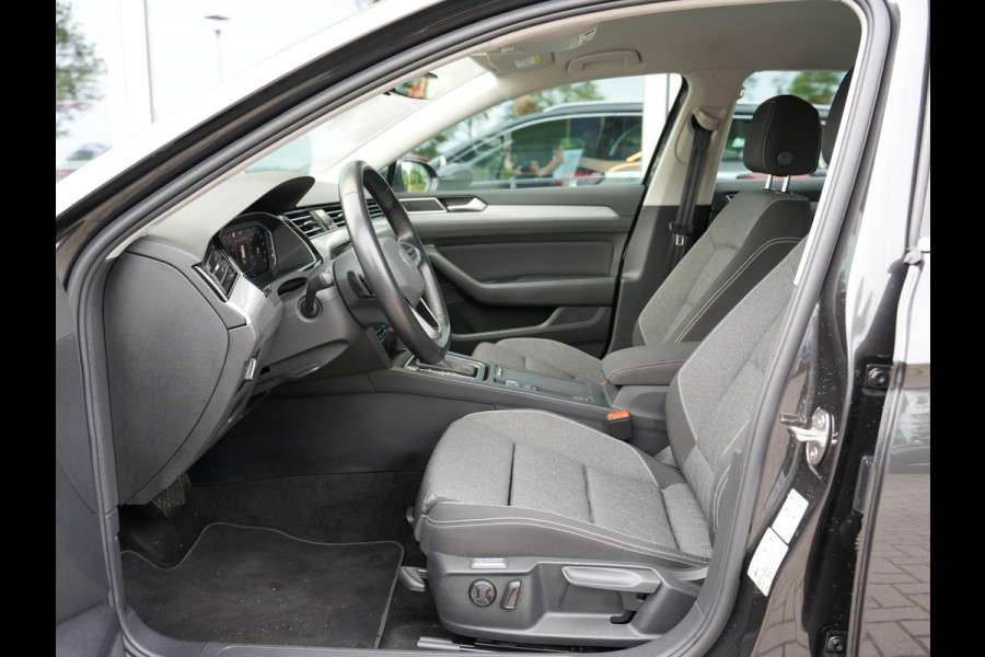 Volkswagen Passat Variant 1.5 TSI Business Cruise control adaptief | dodehoekdetectie | Verwarmde voorruit |