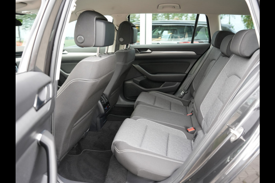 Volkswagen Passat Variant 1.5 TSI Business Cruise control adaptief | dodehoekdetectie | Verwarmde voorruit |