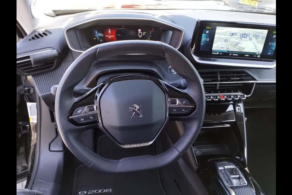 Peugeot e-2008 EV Allure Pack 50 kWh | 27.500 | Navigatie | Achteruitrij Camera |