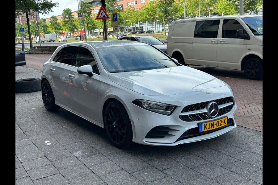 Mercedes-Benz A-Klasse Amg 180 Aut Navi Sfeerverlichting 19''