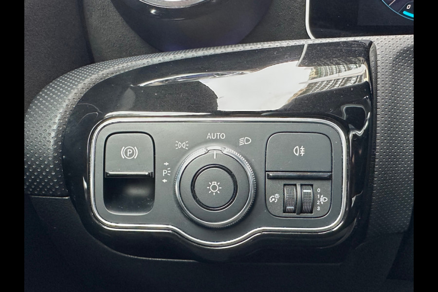 Mercedes-Benz A-Klasse Amg 180 Aut Navi Sfeerverlichting 19''