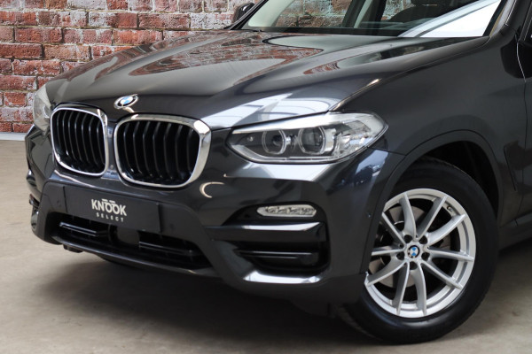 BMW X3 xDrive20i High Executive Automaat / Navigatiesysteem Professional / Adaptieve Cruise Control / Head-Up Display / Stoelverwarming / Leder / Achteruitrijcamera / Dodehoek Detectie / LED / Climate Control /