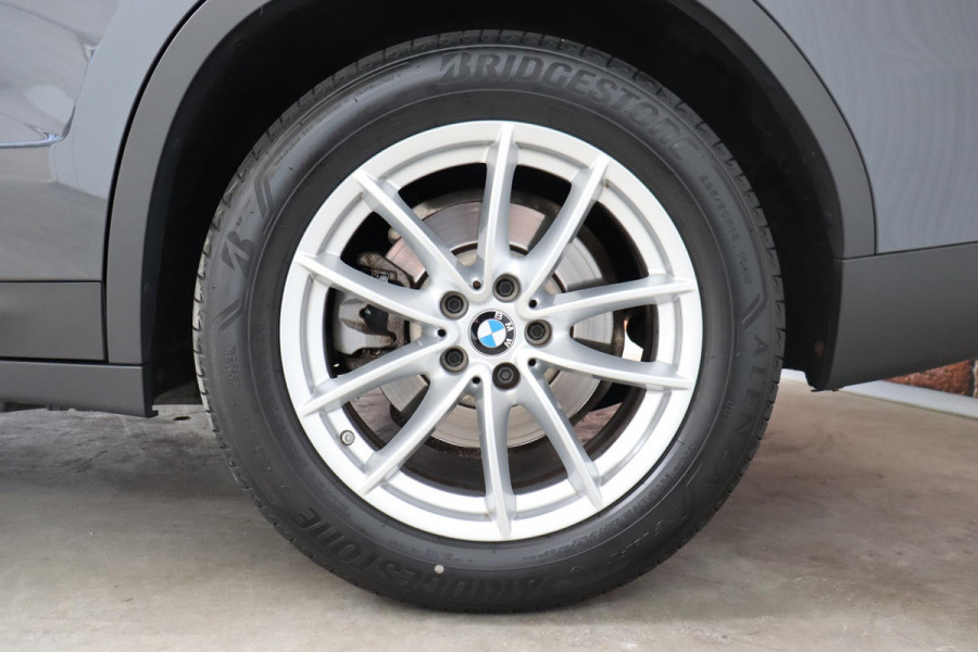 BMW X3 xDrive20i High Executive Automaat / Navigatiesysteem Professional / Adaptieve Cruise Control / Head-Up Display / Stoelverwarming / Leder / Achteruitrijcamera / Dodehoek Detectie / LED / Climate Control /