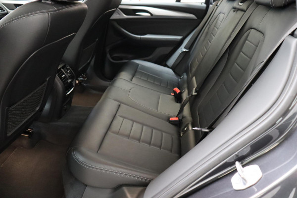 BMW X3 xDrive20i High Executive Automaat / Navigatiesysteem Professional / Adaptieve Cruise Control / Head-Up Display / Stoelverwarming / Leder / Achteruitrijcamera / Dodehoek Detectie / LED / Climate Control /