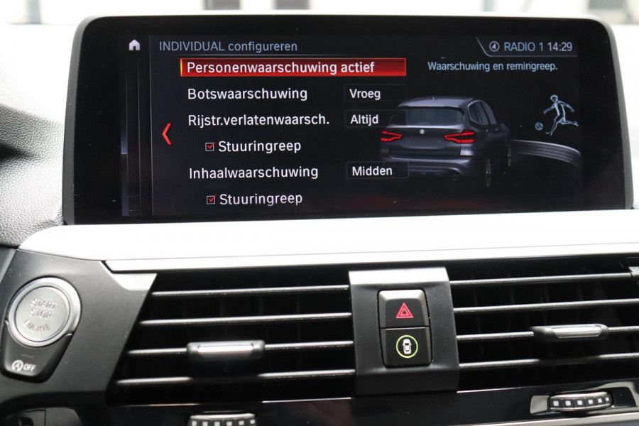 BMW X3 xDrive20i High Executive Automaat / Navigatiesysteem Professional / Adaptieve Cruise Control / Head-Up Display / Stoelverwarming / Leder / Achteruitrijcamera / Dodehoek Detectie / LED / Climate Control /