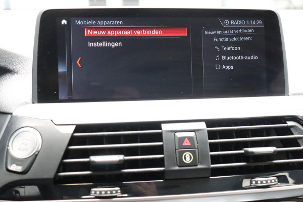 BMW X3 xDrive20i High Executive Automaat / Navigatiesysteem Professional / Adaptieve Cruise Control / Head-Up Display / Stoelverwarming / Leder / Achteruitrijcamera / Dodehoek Detectie / LED / Climate Control /