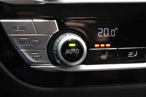 BMW X3 xDrive20i High Executive Automaat / Navigatiesysteem Professional / Adaptieve Cruise Control / Head-Up Display / Stoelverwarming / Leder / Achteruitrijcamera / Dodehoek Detectie / LED / Climate Control /