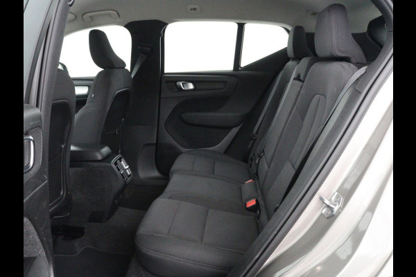 Volvo XC40 1.5 T2 Business Pro | 1e eigenaar | Trekhaak | Carplay | Navigatie | Adaptive cruise | Side Assist | Full LED | Climate control | Keyless | Parkeerhulp | Bluetooth | 19'' lichtmetalen velgen