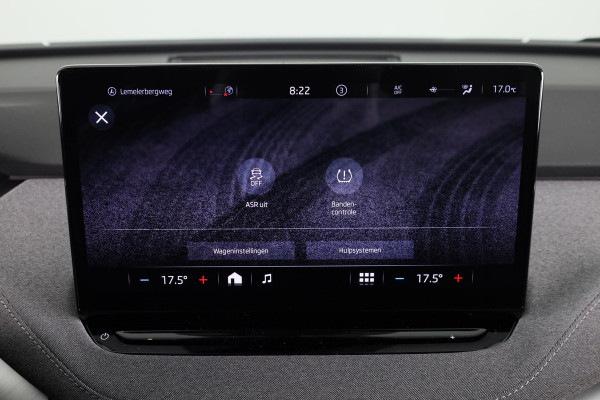 Škoda Enyaq Selection180pk Navigatie via App | Parkeercamera | Parkeersensoren voor en achter | Cruise controle