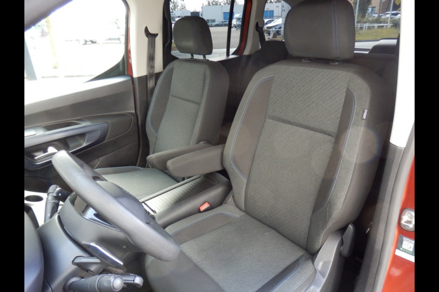 Peugeot Rifter 130PK Automaat | Dealer onderhouden | Trekhaak |