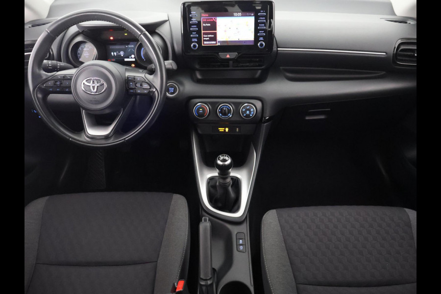 Toyota Yaris 1.5 VVT-i First Edition | Navigatie | Camera | Lichtmetalen velgen |