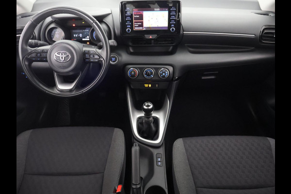 Toyota Yaris 1.5 VVT-i First Edition | Navigatie | Camera | Lichtmetalen velgen |