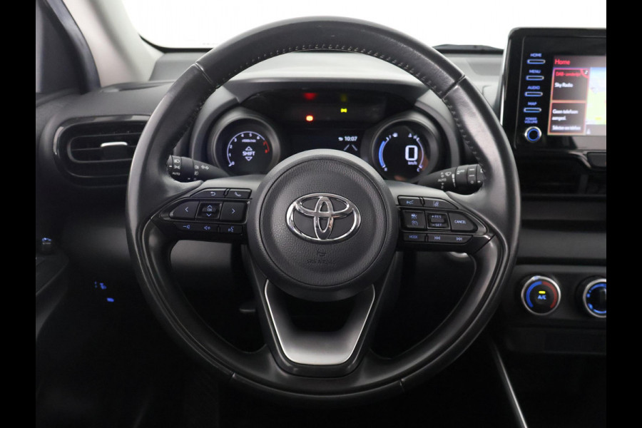 Toyota Yaris 1.5 VVT-i First Edition | Navigatie | Camera | Lichtmetalen velgen |