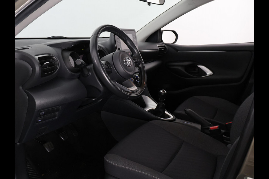 Toyota Yaris 1.5 VVT-i First Edition | Navigatie | Camera | Lichtmetalen velgen |