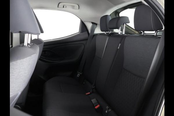Toyota Yaris 1.5 VVT-i First Edition | Navigatie | Camera | Lichtmetalen velgen |