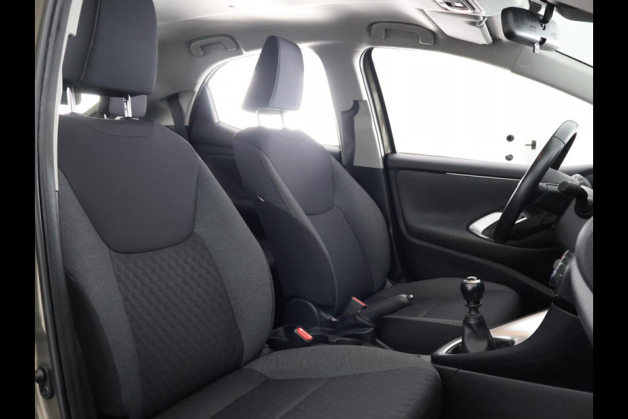 Toyota Yaris 1.5 VVT-i First Edition | Navigatie | Camera | Lichtmetalen velgen |