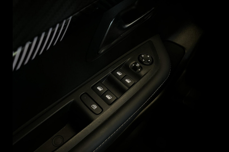 Peugeot 208 Hybrid 100 AUT Allure Navigatie Apple Carplay/ Android Auto Camera Parkeersensoren Adaptive Cruise Control Stoelverwarming Ledverlichting Climate control
