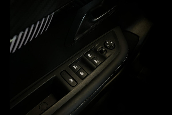 Peugeot 208 Hybrid 100 AUT Allure Navigatie Apple Carplay/ Android Auto Camera Parkeersensoren Adaptive Cruise Control Stoelverwarming Ledverlichting Climate control