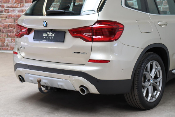 BMW X3 xDrive20i High Executive xLine Automaat / Navigatie Professional / Panoramadak / Trekhaak / Head-Up Display / Achteruitrijcamera / Stoelverwaming / HiFi / Cruise Control / Leder / LED /