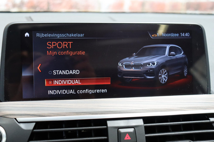BMW X3 xDrive20i High Executive xLine Automaat / Navigatie Professional / Panoramadak / Trekhaak / Head-Up Display / Achteruitrijcamera / Stoelverwaming / HiFi / Cruise Control / Leder / LED /
