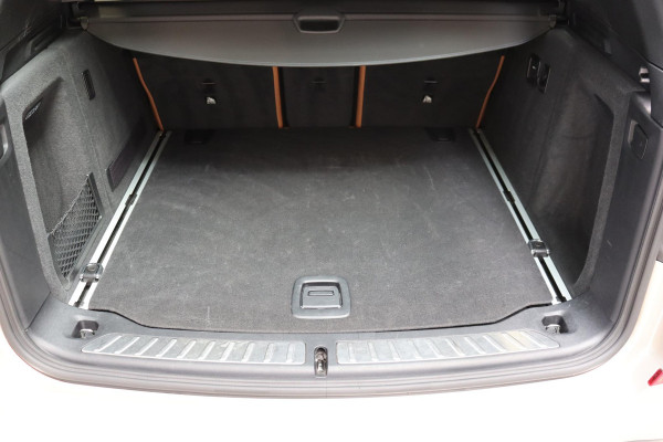 BMW X3 xDrive20i High Executive xLine Automaat / Navigatie Professional / Panoramadak / Trekhaak / Head-Up Display / Achteruitrijcamera / Stoelverwaming / HiFi / Cruise Control / Leder / LED /
