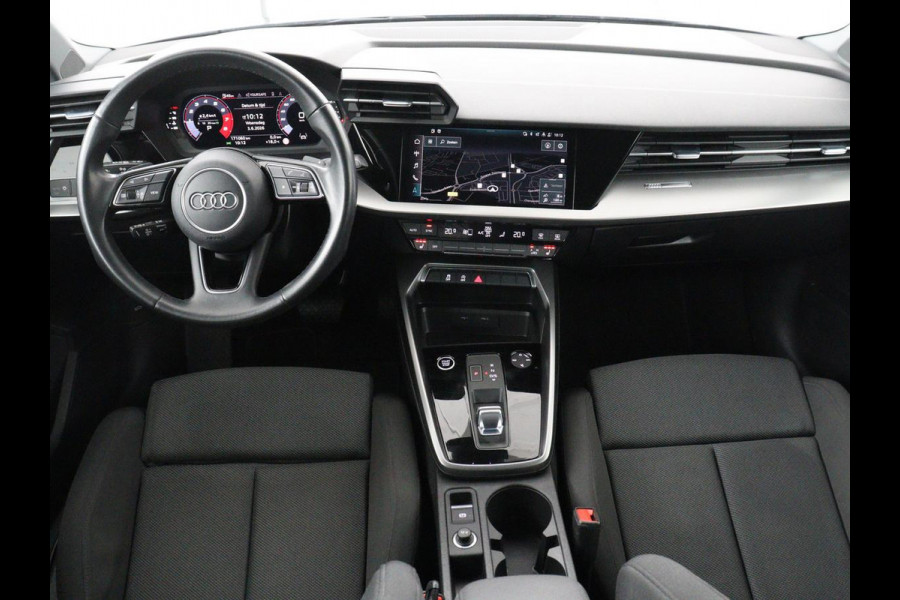 Audi A3 30 TFSI Advanced edition | Stoelverwarming | Adaptive cruise | Carplay | Sportstoelen | Virtual Cockpit | Navigatie | Full LED | Parkeerhulp | Climate control | Bluetooth