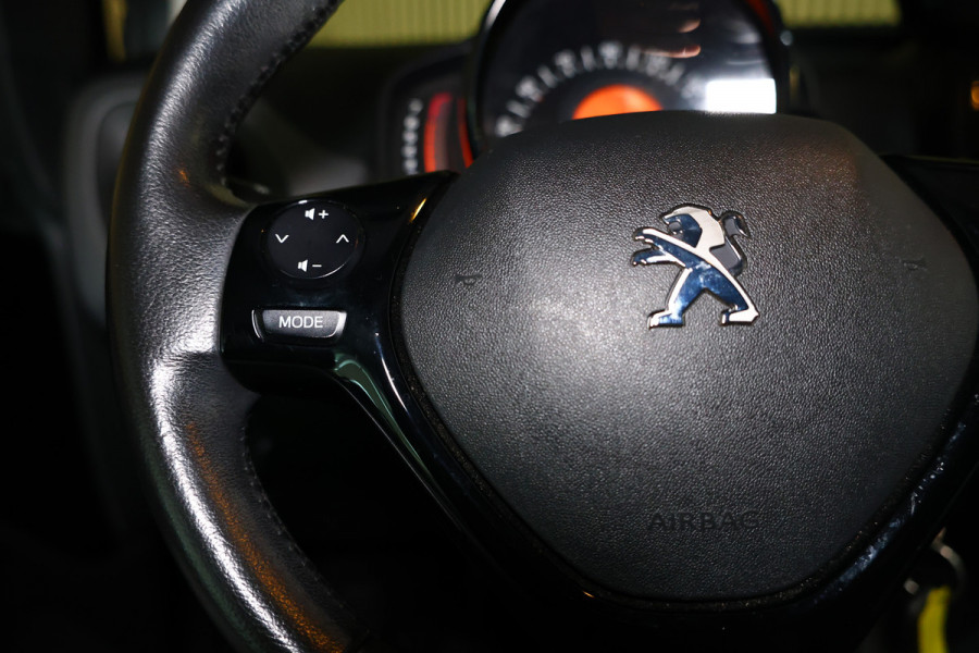 Peugeot 108 1.0 e-VTi GROTE NAVIGATIE CARPLAY AIRCO BT '18