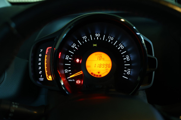 Peugeot 108 1.0 e-VTi GROTE NAVIGATIE CARPLAY AIRCO BT '18