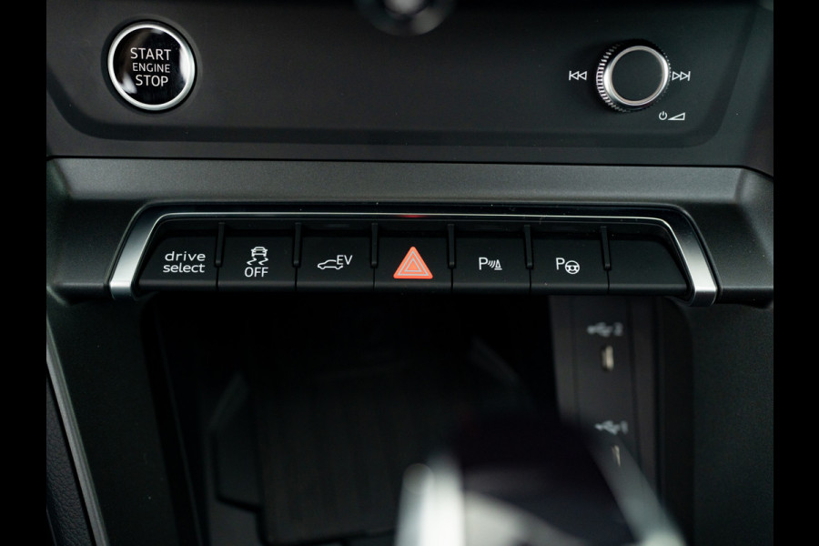 Audi Q3 Sportback 45 TFSI e S-Line | Pano | Trekhaak wegkl. | Memory Seats | Sonos | 360 Camera | 20'' | Prijs Rijklaar!!