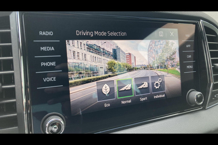 Škoda Karoq 1.5 TSI ACT Sportline Business | Matrix-LED | Camera | Keyless | 18"Lm