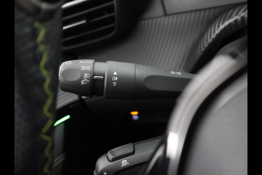Peugeot 208 1.2 PureTech GT Pack . GARANTIE TOT 03-2031 . STOELVERWARMING . PANORAMA-DAK .