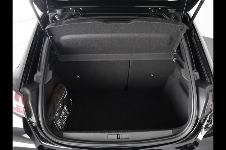 Peugeot 208 1.2 PureTech GT Pack . GARANTIE TOT 03-2031 . STOELVERWARMING . PANORAMA-DAK .