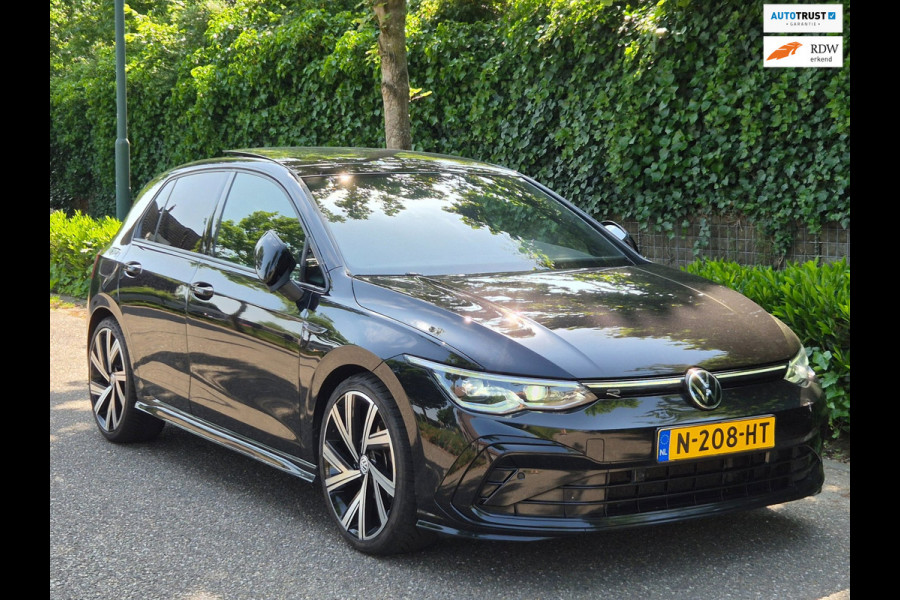 Volkswagen Golf R Line 1.5 Panorama virtual dash CarPlay 1e Eig in NL Alcantara LED Volle optielijst