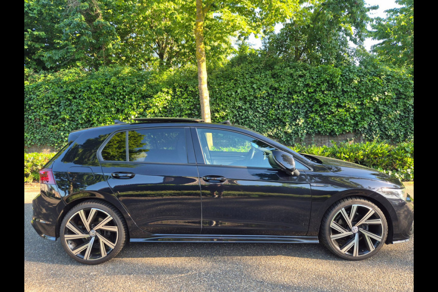 Volkswagen Golf R Line 1.5 Panorama virtual dash CarPlay 1e Eig in NL Alcantara LED Volle optielijst