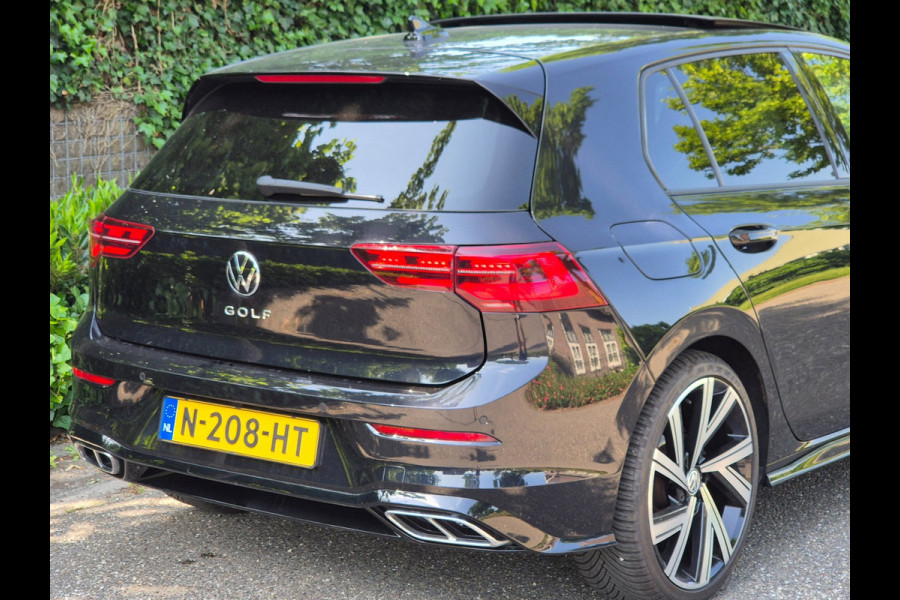 Volkswagen Golf R Line 1.5 Panorama virtual dash CarPlay 1e Eig in NL Alcantara LED Volle optielijst