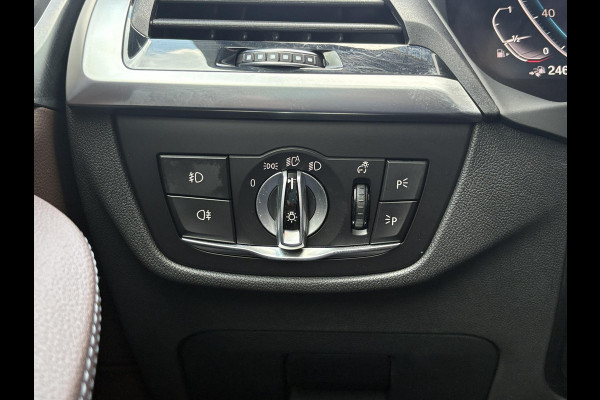 BMW X3 xDrive30e 292pk PHEV | Leder | Panoramadak | Harman Kardon | 360 camera | Memoryseat | Elek. achterklep | Stoelverwarming | Winterset