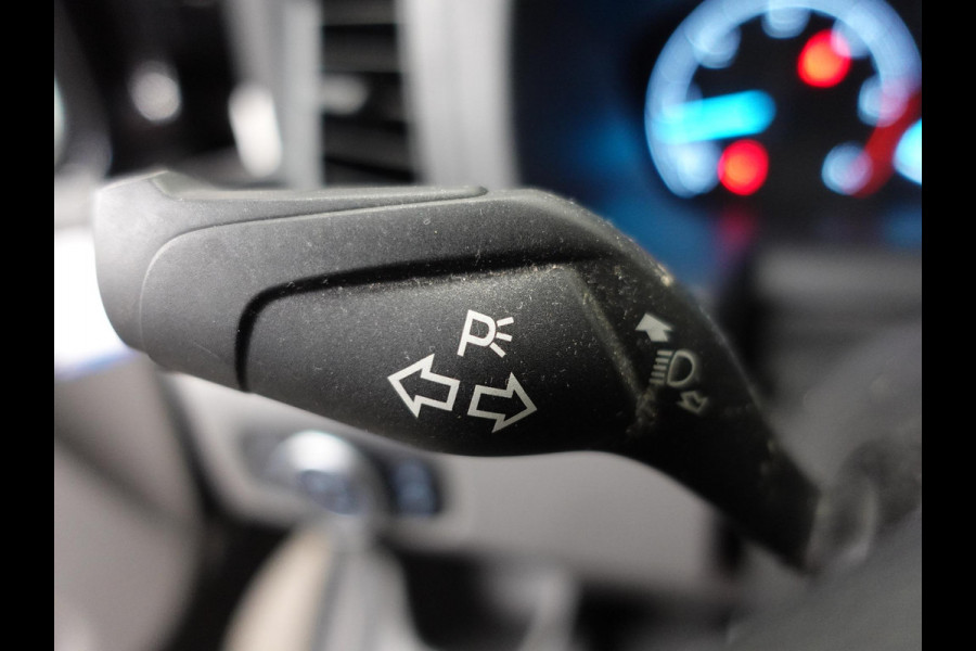 Ford Transit Custom 130pk Automaat L2H1 Trend Navigatie Cruise control Camera Parkeersensoren Trekhaak Airco