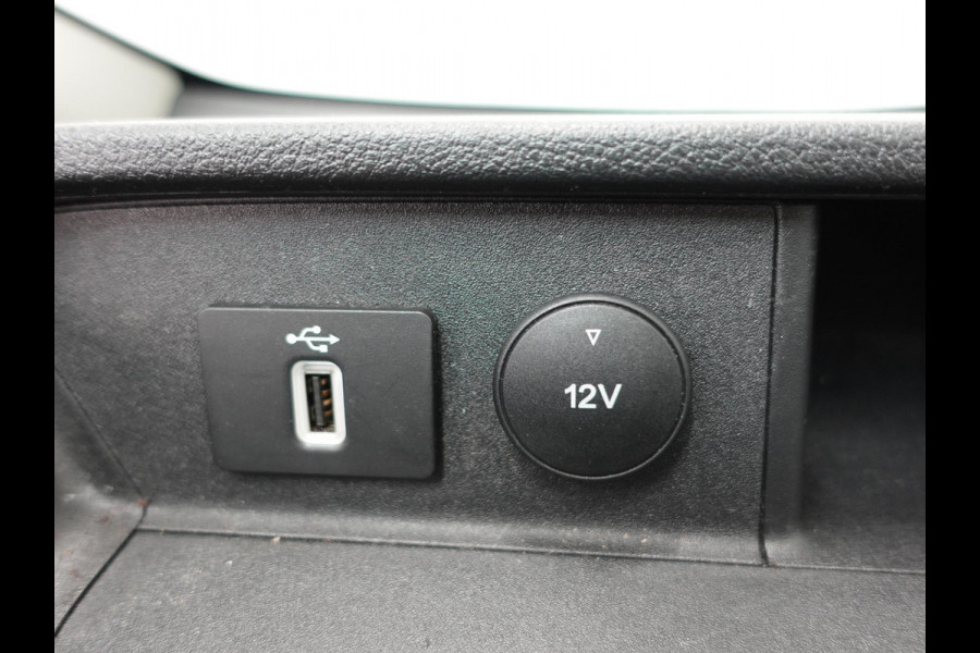 Ford Transit Custom 130pk Automaat L2H1 Trend Navigatie Cruise control Camera Parkeersensoren Trekhaak Airco