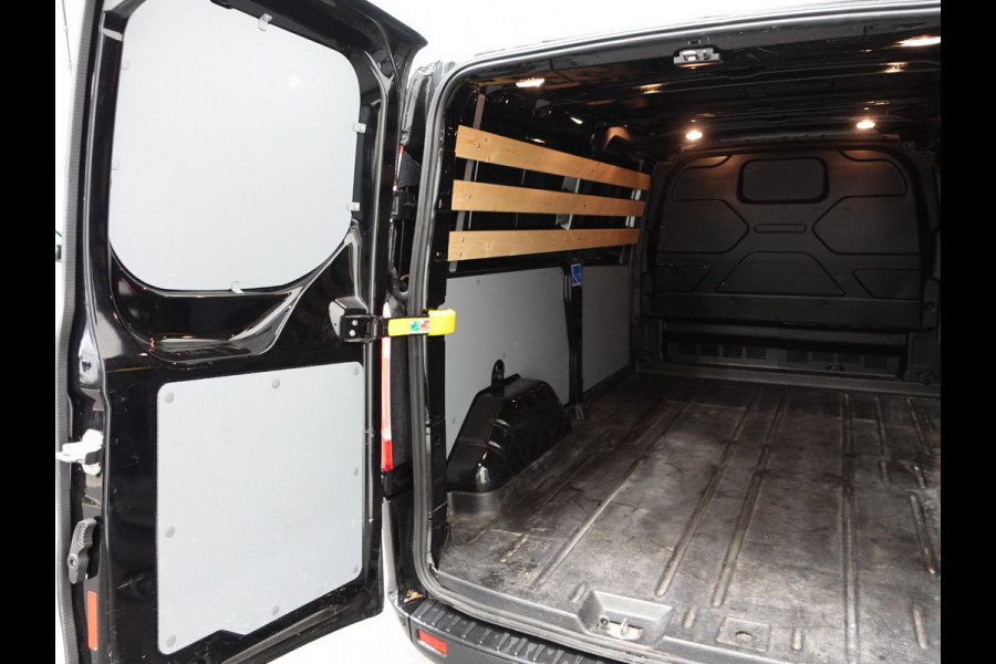 Ford Transit Custom 130pk Automaat L2H1 Trend Navigatie Cruise control Camera Parkeersensoren Trekhaak Airco