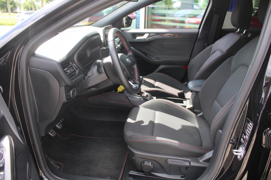 Ford FOCUS Wagon 1.0 EcoBoost Hybrid ST Line X Business | 71.300 KM | Trekhaak | Winterpack |