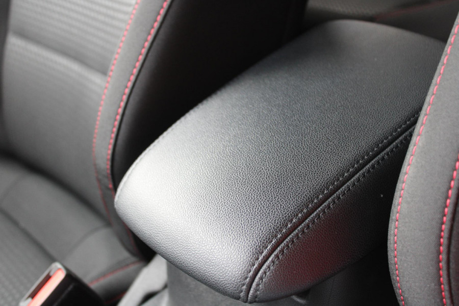 Ford FOCUS Wagon 1.0 EcoBoost Hybrid ST Line X Business | 71.300 KM | Trekhaak | Winterpack |