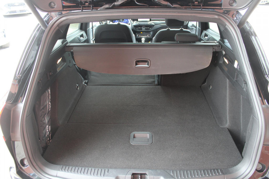 Ford FOCUS Wagon 1.0 EcoBoost Hybrid ST Line X Business | 71.300 KM | Trekhaak | Winterpack |
