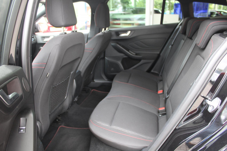 Ford FOCUS Wagon 1.0 EcoBoost Hybrid ST Line X Business | 71.300 KM | Trekhaak | Winterpack |