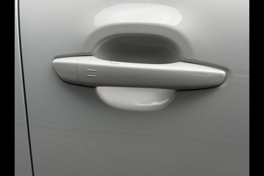 Citroën C3 Aircross 130pk Shine (Elektrisch Schuifdak - Keyless Entry - Camera - Parkeersensoren V+A - Automatische Airco - Navigatie - Apple Carpla