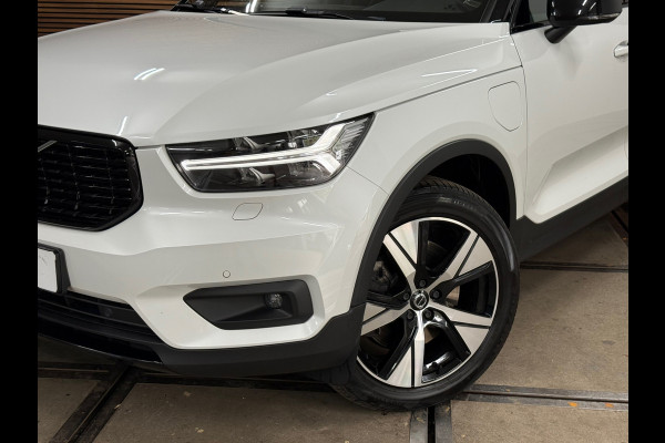 Volvo XC40 1.5 T5 Recharge R-Design | H/K Premium Sound | Pano | Trekhaak | Licht Pakket | Parkeerassist Pakket | Winter Pakket |