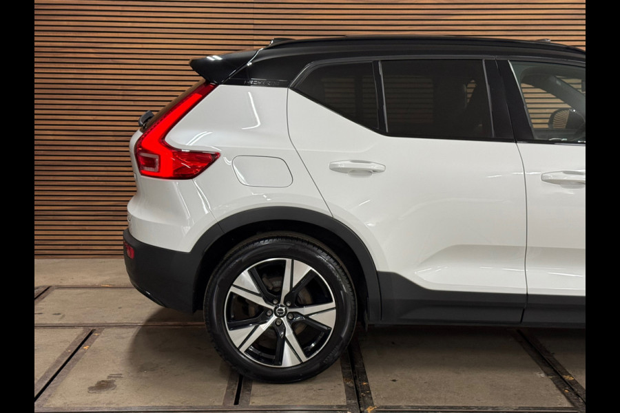 Volvo XC40 1.5 T5 Recharge R-Design | H/K Premium Sound | Pano | Trekhaak | Licht Pakket | Parkeerassist Pakket | Winter Pakket |