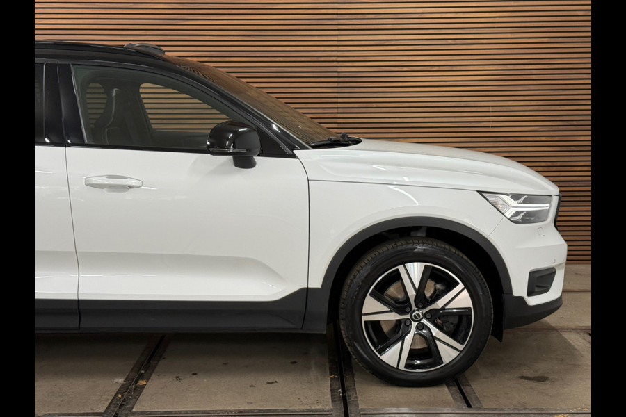 Volvo XC40 1.5 T5 Recharge R-Design | H/K Premium Sound | Pano | Trekhaak | Licht Pakket | Parkeerassist Pakket | Winter Pakket |