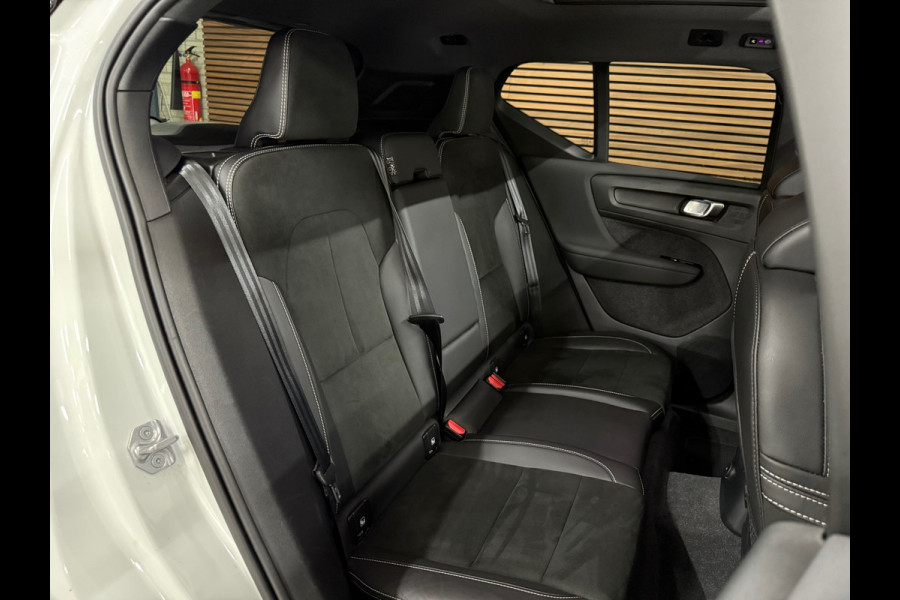 Volvo XC40 1.5 T5 Recharge R-Design | H/K Premium Sound | Pano | Trekhaak | Licht Pakket | Parkeerassist Pakket | Winter Pakket |